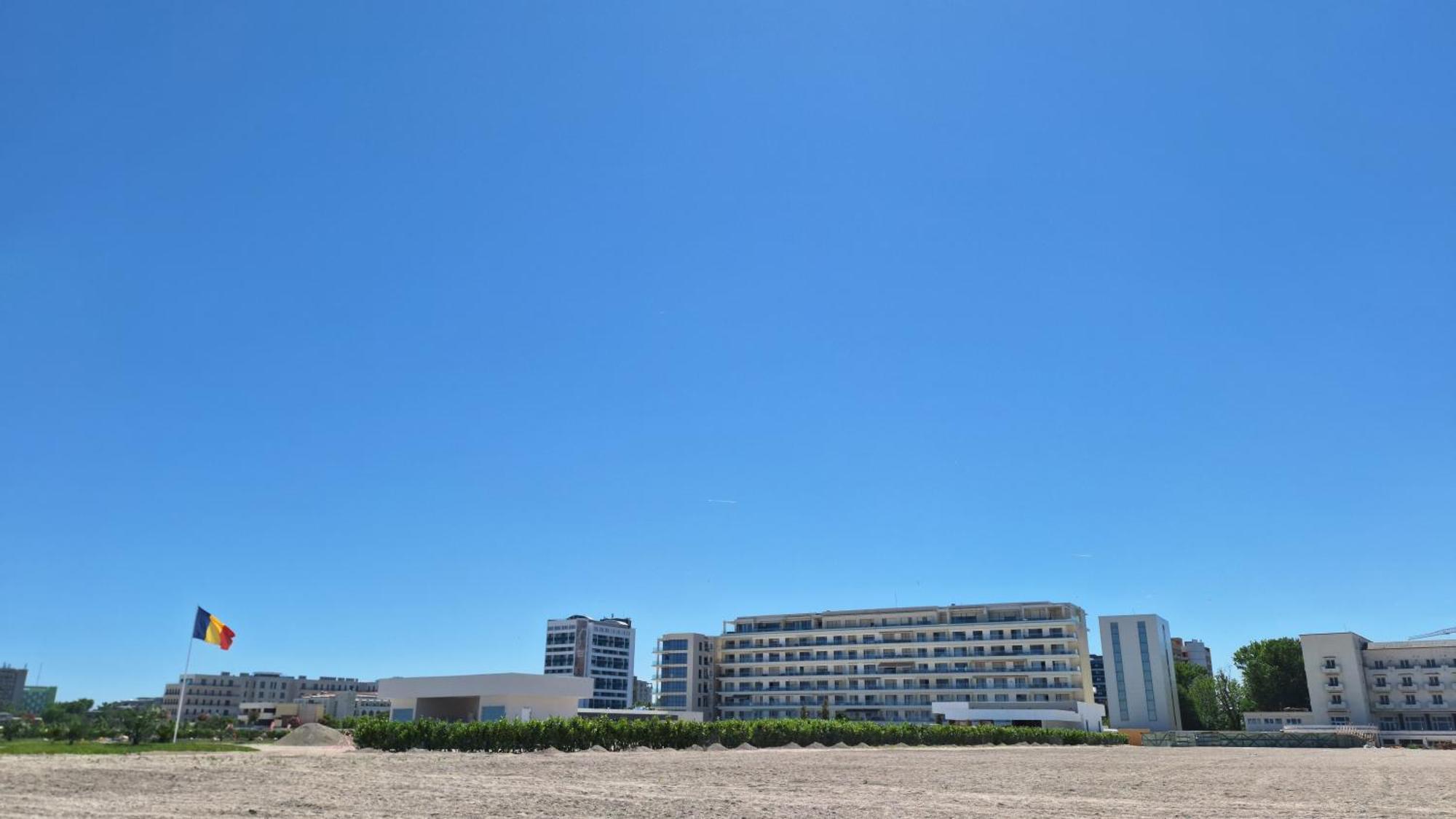 Elysse Sunrise Apartment Mamaia Exterior foto